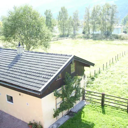בית נופש Landhaus Am See *