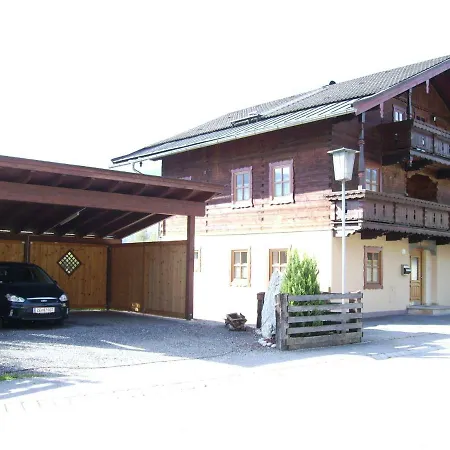 בית נופש Landhaus Am See *